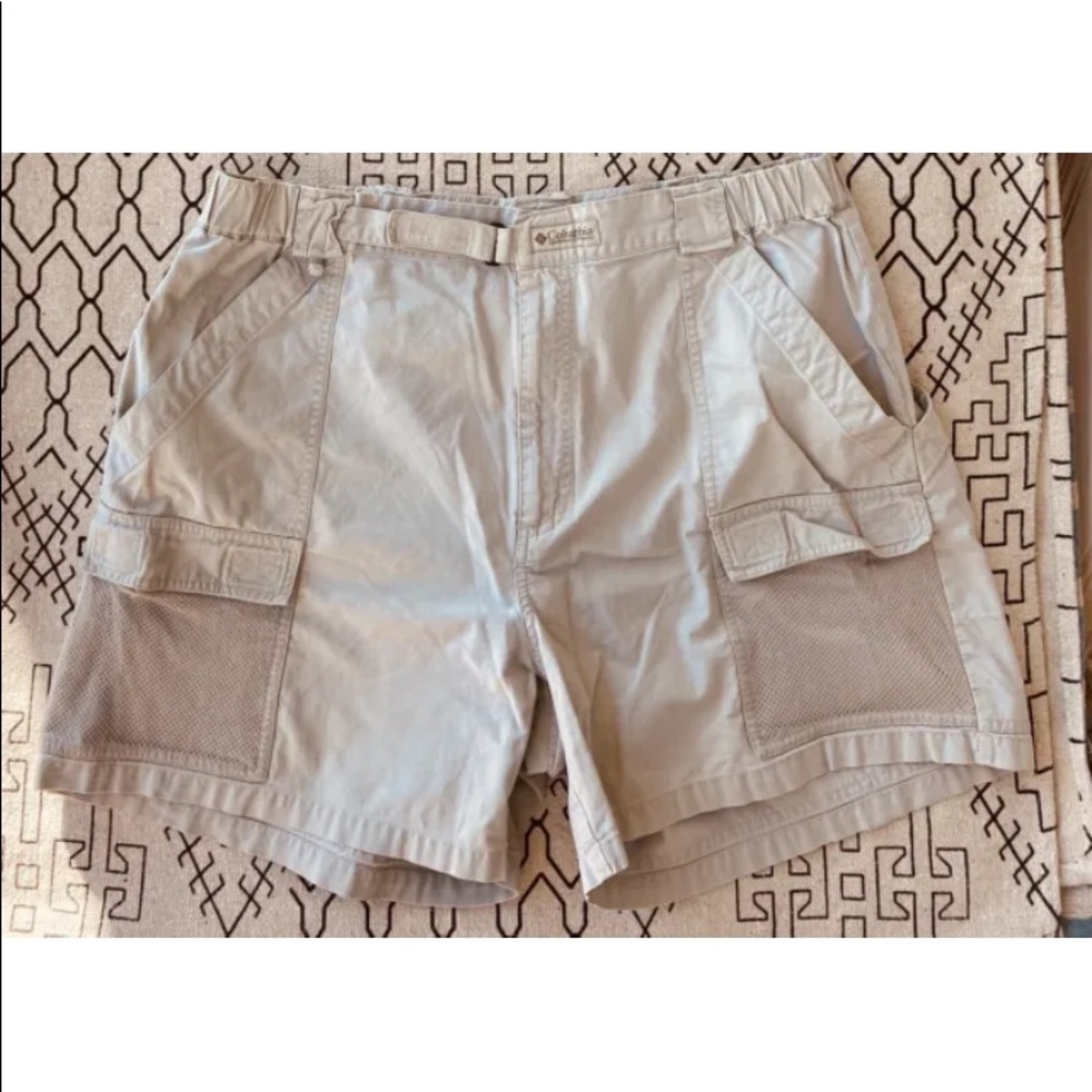 Men’s Columbia XL PFG Shorts Fishing Beige Cargo Utility Shorts Mesh Pockets XL